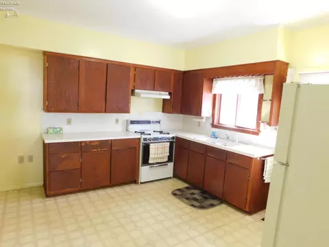 93 Benedict Ave, Norwalk, OH 44857 photo 3