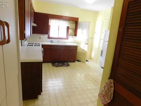 93 Benedict Ave, Norwalk, OH 44857 photo 4