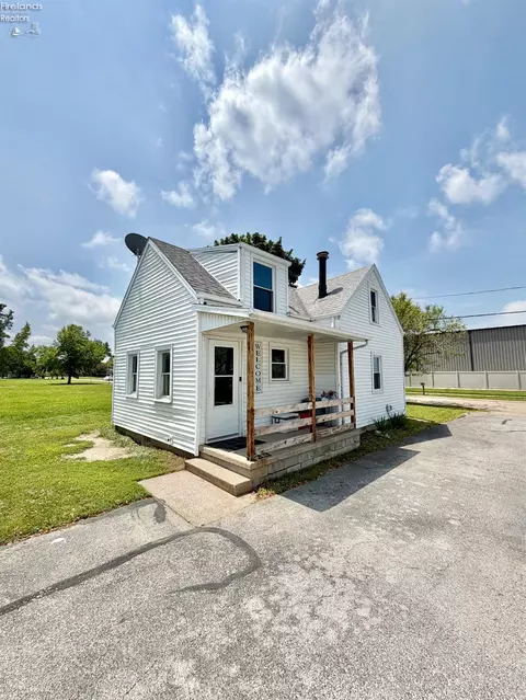 708 Wildman St, Sandusky, OH 44870 photo 2
