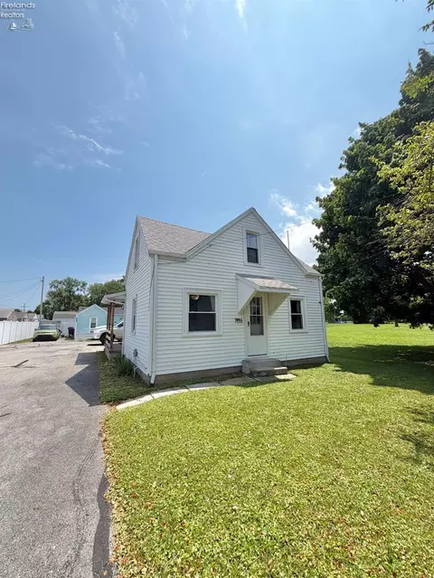 708 Wildman St, Sandusky, OH 44870 photo 3