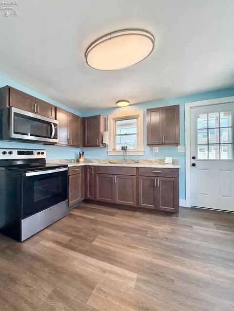 708 Wildman St, Sandusky, OH 44870 photo 9