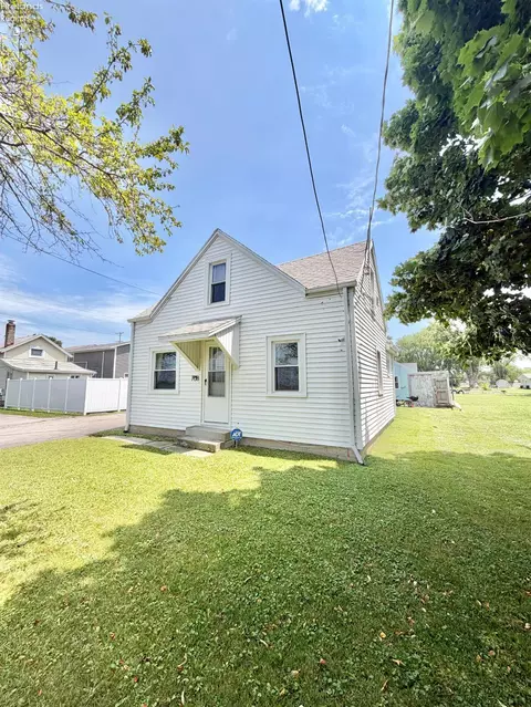 708 Wildman St, Sandusky, OH 44870 photo 4