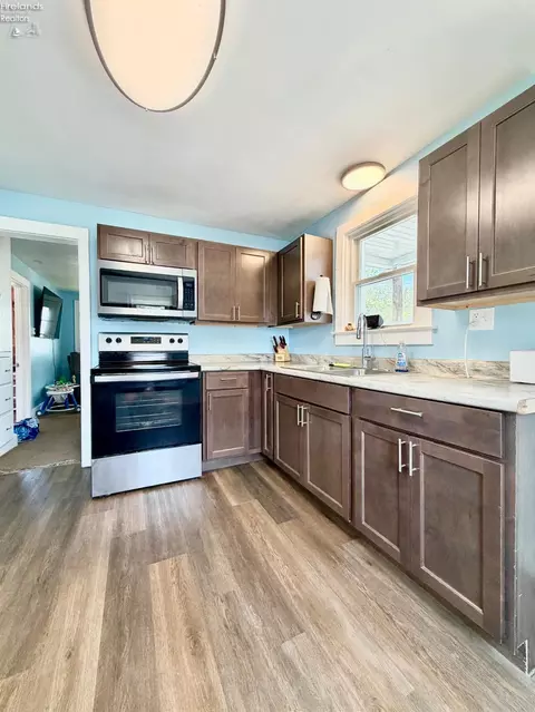 708 Wildman St, Sandusky, OH 44870 photo 5