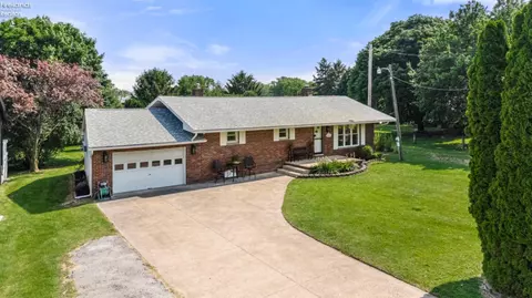 10700 E Bayshore Rd, Marblehead, OH 43440 photo 2