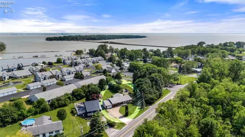 10700 E Bayshore Rd, Marblehead, OH 43440 photo 33