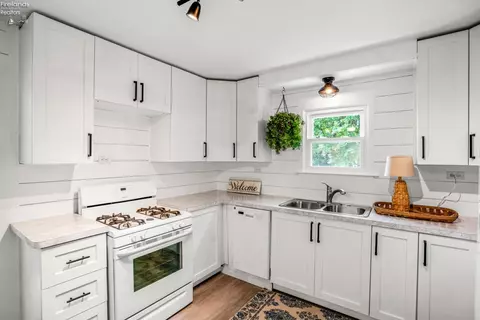10700 E Bayshore Rd, Marblehead, OH 43440 photo 11