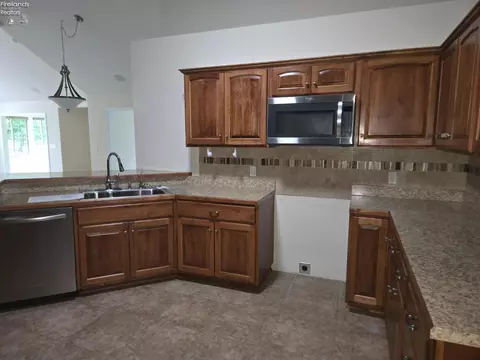3916 Coventry Ln, Huron, OH 44839 photo 4