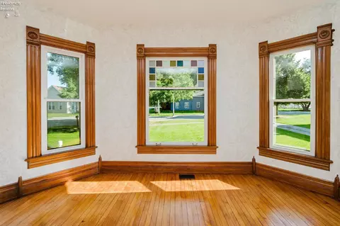 Living - 204 Main St, Wayne, OH 43466 photo 3 of 7