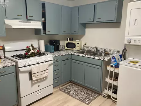 Kitchen - 610 Spangler St, Willard, OH 44890 photo 2 of 2