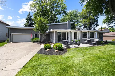 Exterior - 1005 Lakeview Rd, Huron, OH 44839 photo 7 of 10