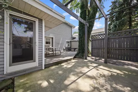 Exterior - 1005 Lakeview Rd, Huron, OH 44839 photo 5 of 10