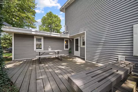 Exterior - 1005 Lakeview Rd, Huron, OH 44839 photo 3 of 10