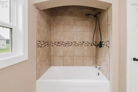 Bath - 3288 Limerick Rd, Clyde, OH 43410 photo 2 of 2