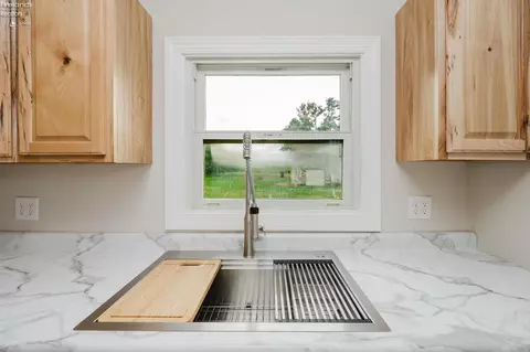 Kitchen - 3288 Limerick Rd, Clyde, OH 43410 photo 2 of 2