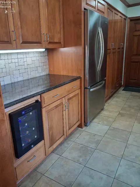 1020 Main St, Huron, OH 44839 photo 7