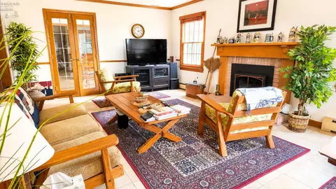 Living - 1020 Main St, Huron, OH 44839 photo 2 of 2