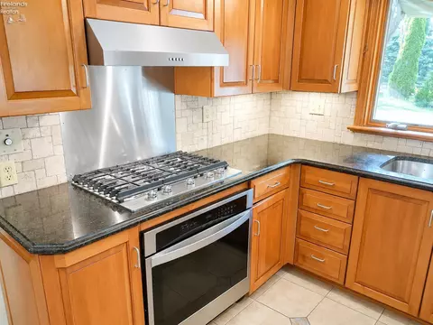 Kitchen - 1020 Main St, Huron, OH 44839 photo 2 of 4