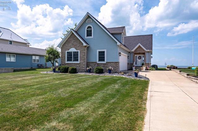 2313 E Sand Rd, Port Clinton, OH 43452