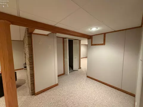 Entry Way - 2017 Hull Rd, Sandusky, OH 44870 photo 4 of 4