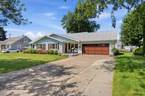 746 Clinton St, Port Clinton, OH 43452