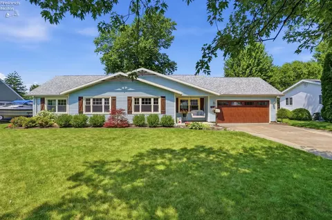 746 Clinton St, Port Clinton, OH 43452