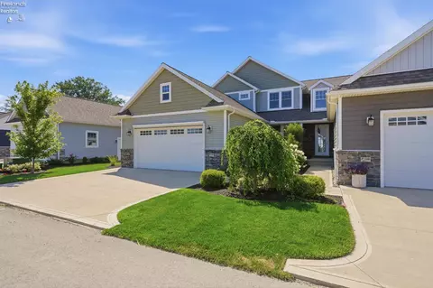 5384 Pintail Dr, Port Clinton, OH 43452