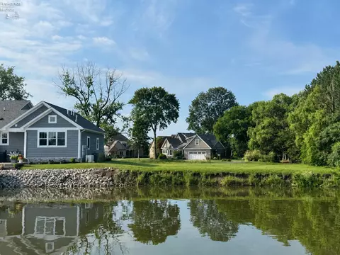 4707 Blue Heron Dr, Port Clinton, OH 43452