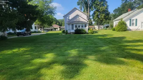 Exterior - 411 Wilbor Ave, Huron, OH 44839 photo 3 of 4