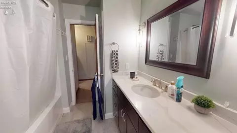 Bath - 66 Hillcrest Dr, Willard, OH 44890 photo 5 of 5