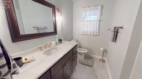 Bath - 66 Hillcrest Dr, Willard, OH 44890 photo 4 of 5
