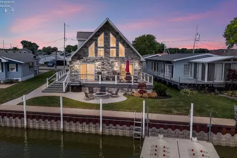 1531 N Compass Ave, Port Clinton, OH 43452