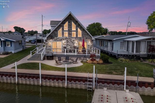 1531 N Compass Ave, Port Clinton, OH 43452