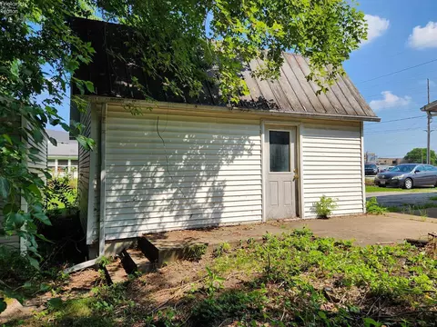 281 Spring St, Clyde, OH 43410 photo 8