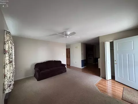Living - 326 Brinker St, Bellevue, OH 44811 photo 2 of 4