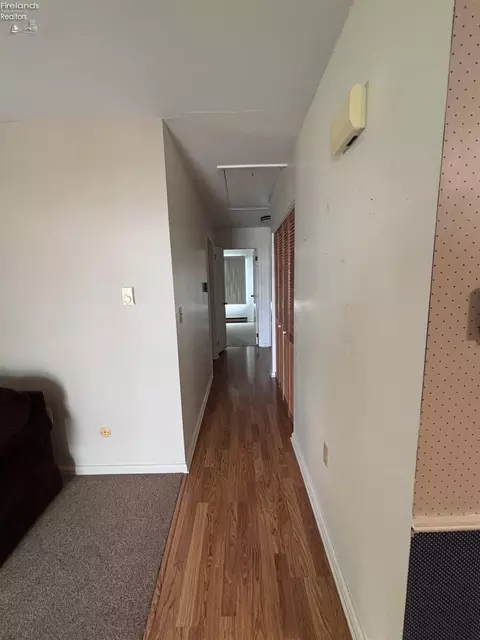 Entry Way - 326 Brinker St, Bellevue, OH 44811 photo 1 of 1