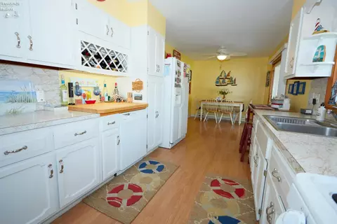 Kitchen - 405 Berlin Rd, Huron, OH 44839 photo 1 of 2