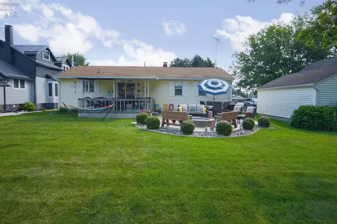Exterior - 405 Berlin Rd, Huron, OH 44839 photo 1 of 3