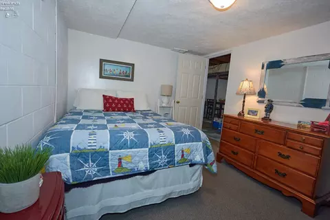Bedroom - 405 Berlin Rd, Huron, OH 44839 photo 3 of 8
