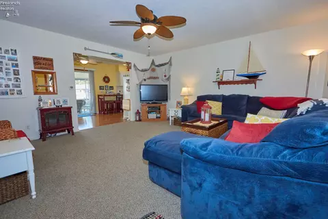 Living - 405 Berlin Rd, Huron, OH 44839 photo 1 of 2