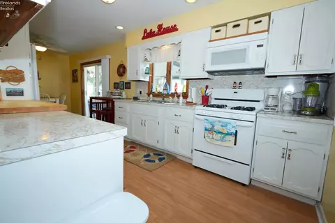 Kitchen - 405 Berlin Rd, Huron, OH 44839 photo 2 of 2