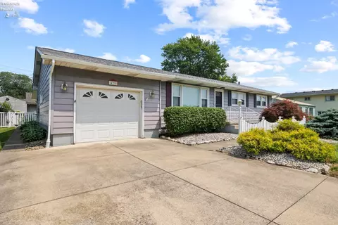 429 Morton Rd, Vermilion, OH 44089