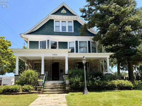 1104 Wayne St, Sandusky, OH 44870