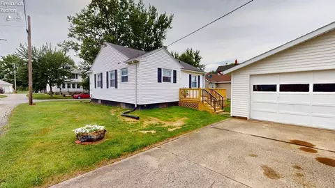 517 Euclid St, Willard, OH 44890 photo 5
