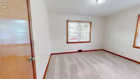 517 Euclid St, Willard, OH 44890 photo 16