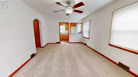 Living - 517 Euclid St, Willard, OH 44890 photo 1 of 2