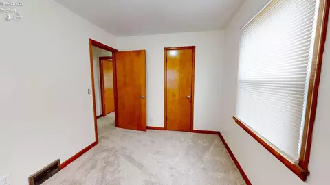 Bedroom - 517 Euclid St, Willard, OH 44890 photo 2 of 4