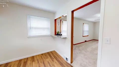 517 Euclid St, Willard, OH 44890 photo 11