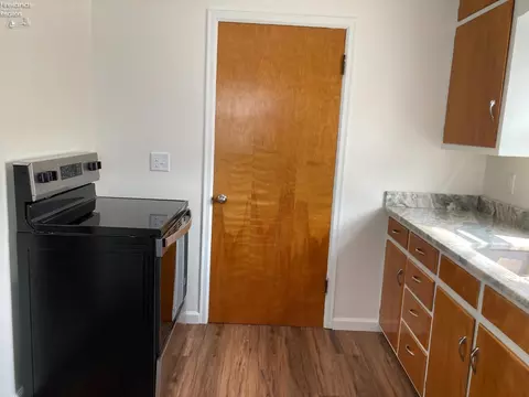 517 Euclid St, Willard, OH 44890 photo 8