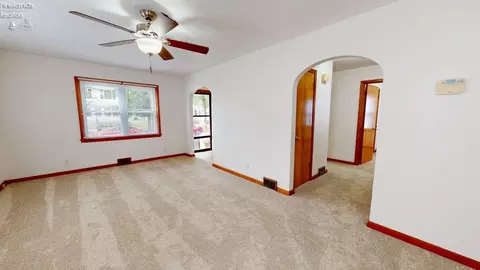517 Euclid St, Willard, OH 44890 photo 10