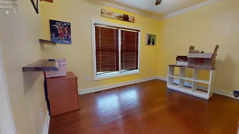 Bedroom - 1140 Meadowview Dr, Willard, OH 44890 photo 2 of 10